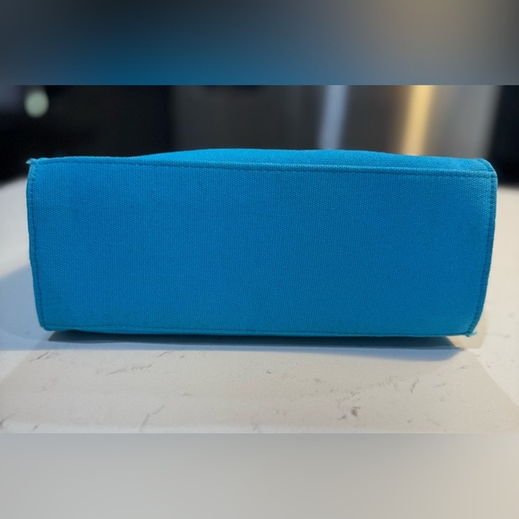 Tianni Bamboo Handle Vibrant Blue and Yellow Tote with Playful Design - Picture 6 of 10